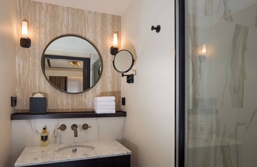 17th Arrondissement Hotel | Maison Cassandre