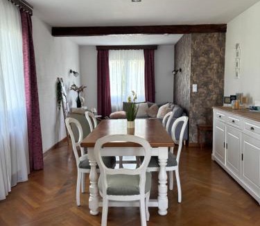 Lanans House | Maison chaleureuse de village - location logement entier