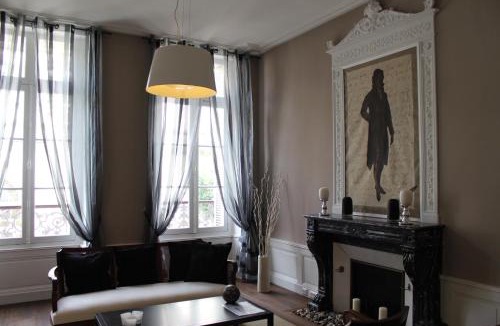 Chalais House | Maison Charles Maurice