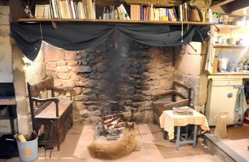 Correze House | Maison charmante à Meyrignac-l'Église avec cheminée