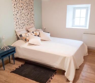 Lanarce House | Maison charmante à Lanarce avec vue sur la montagne, jacuzzi.