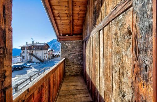 Antagnod Apartment | Maison Chasseur Alpine Design Lodge
