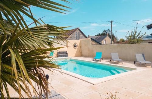 Saint-Germain-du-Pert House | Maison confortable à Saint-Germain-du-Pert avec piscine privée