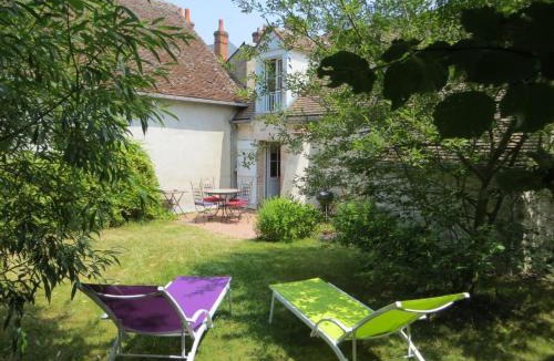 Mardie House | Maison confortable avec jardin à Mardié + Terrasse