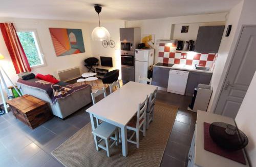 Aubignan House | Maison conviviale à Aubignan avec piscine partagée