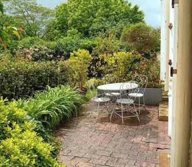 Saint-Magne-de-Castillon Apartment | Maison de charme-Castillon-St-Emilion