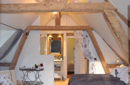 Saint-Jean-de-Livet House | Maison D'hôtes La Bihorée