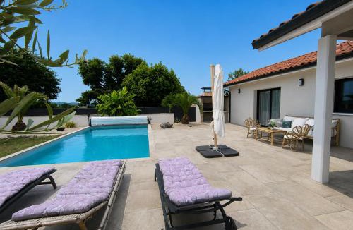 Gaujacq House | Maison d'hôte privative avec piscine pour 6 personnes