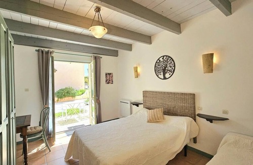 Tulette House | Maison d'hôtes La Ramade, 5 chambres et table d'hôtes en Provence (12 pers)