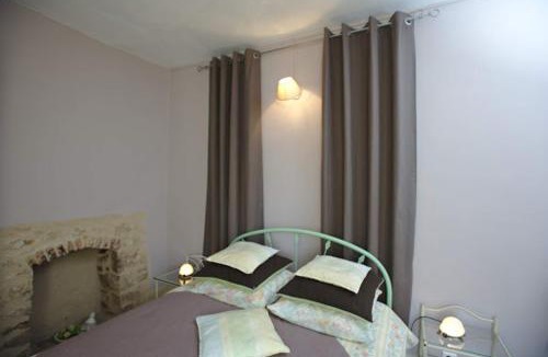 Assier House | Maison d'Hotes Orlaya