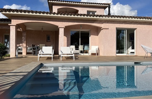 Molini Villa | Maison de 4 Chambres Avec Piscine, Bord de Mer, Porticcio