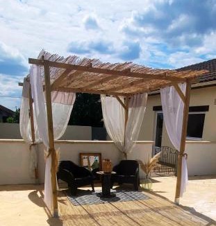 Savignac-sur-Leyze House | Maison de campagne Piscine, jacuzzi 2P Monflanquin
