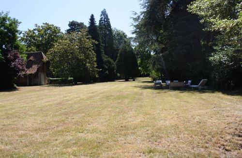 Venables House | Maison de Campagne Avec Grand Jardin et Terrain de Tennis