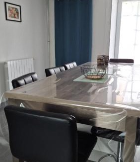 Vouzan House | Maison de campagne calme et élégante