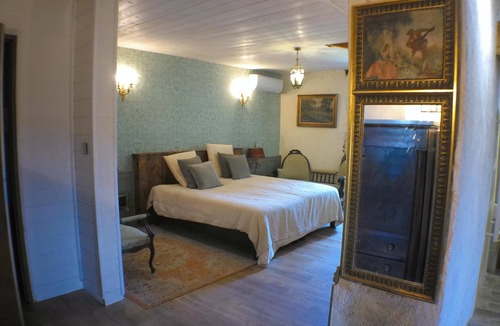 Massugas House | Maison de Campagne Dans les Vignes Avec Piscine, Spa, et Salle de Sport