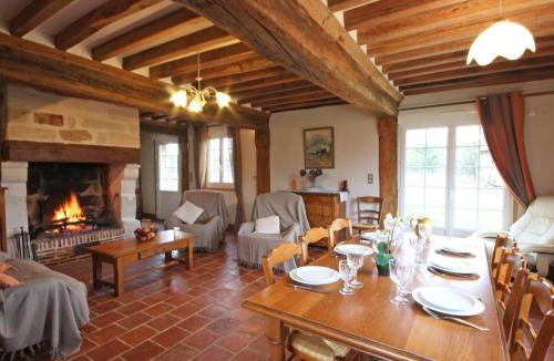 Crouttes House | Maison de caractère à Crouttes avec cheminée et animaux acceptés - FR-1-497-19