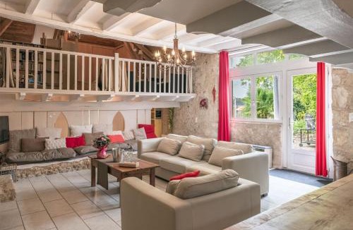 Limeyrat House | Maison De Charme Avec Sa Piscine