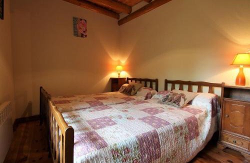 Allegre House | Maison de charme en pierre au bord d’un ruisseau, proche d’un bourg médiéval – Jardin et garage inclus - FR-1-582-151