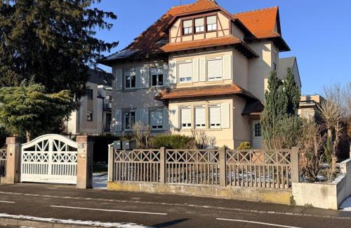 Illkirch-Graffenstaden Apartment | Maison de maitre a Strasbourg illkirch 3 chambres
