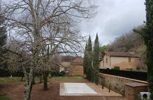 Cadouin House | Maison de Marius - Pets welcome -Fenced grounds1600 m2- Heated pool