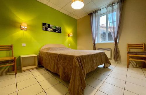 Saint-Julien-Molhesabate House | Maison de plain-pied rénovée en 2018 avec jardin privatif, calme, nature et activités à Saint-Julien - FR-1-582-265