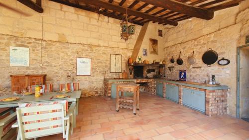Saint-Laurent-d'Aigouze House | Maison de Village en Camargue Parking Clim Wifi - ROSSIconciergerie - Linge inclus