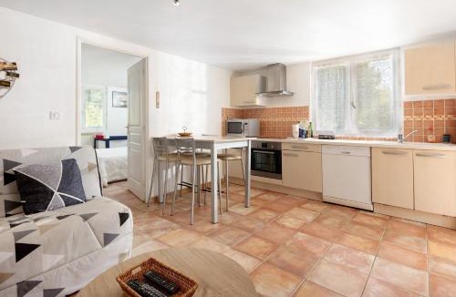 Saint-Laurent-le-Minier Apartment | Maison De Campagne