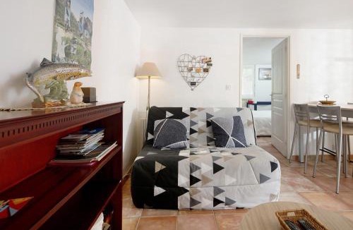 Saint-Laurent-le-Minier Apartment | Maison De Campagne