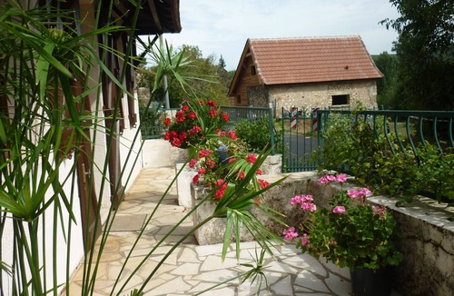Saint-Martin-Labouval House | Maison de Campagne, Rivière Lot au Fond du Jardin, Randonnées