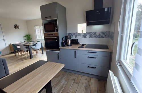 Saint-Paul-des-Landes House | Maison DE Vacances A LA Campagne A Moins DE 10 MIN DU LAC