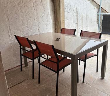 Saint-Paulet-de-Caisson Apartment | Maison de village au calme 4 personnes