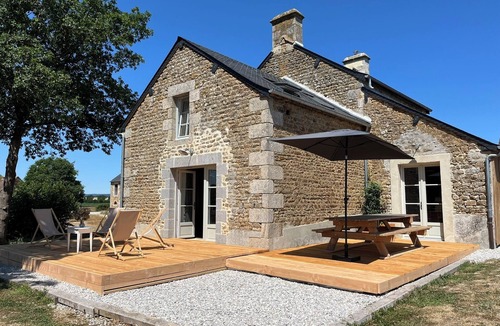 Saint-Pierre-des-Nids House | Maison de Campagne en Pleine Nature, Idéale Pour les Familles