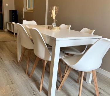Saint-Pierre-le-Moutier Apartment | Maison de ville - 7 couchages