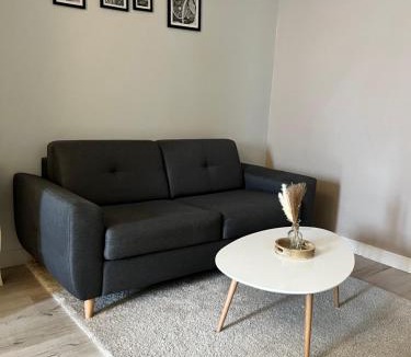 Saint-Pierre-le-Moutier Apartment | Maison de ville - 7 couchages