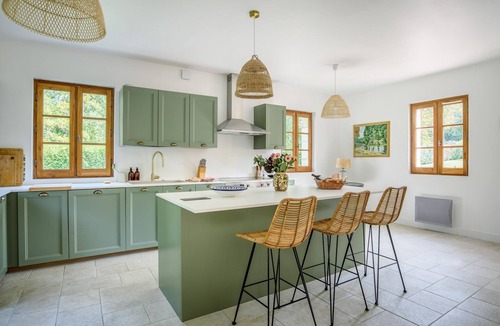 Bourdeilles Villa | Maison De La Dronne - Four Bedroom Villa, Sleeps 8