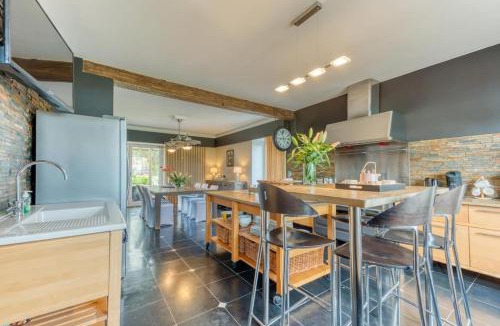 Lavacherie Villa | Maison de maitre logement entier, hot tub jacuzy