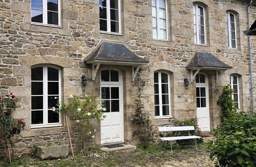 Henon House | MAISON DE MAITRE, SLEEPS 6, CHARM & CHARACTER IN THE HEART OF MEDIEVAL TOWN
