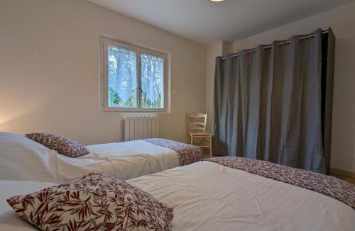 Puyreaux House | Maison de plain-pied avec wifi et animaux acceptés, jardin et terrasse privés - FR-1-653-227