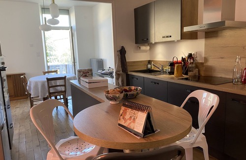 Saint-Peray House | Maison de rue Dans Village Viticole de L'ardèche, au Pied du Château de Crussol