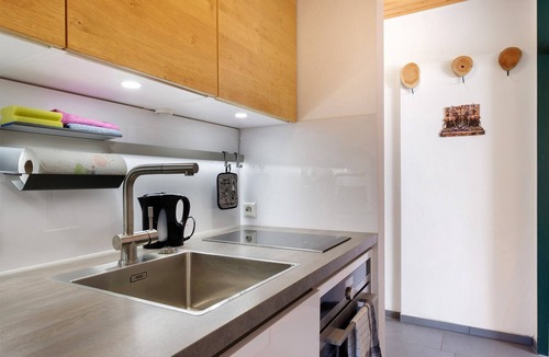 Schoenwald Apartment | Maisonette at 1000m with Sauna and Garage