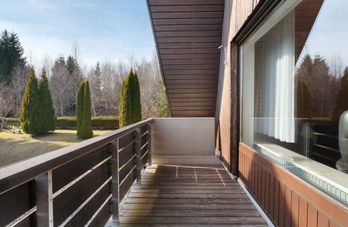 Schoenwald Apartment | Maisonette at 1000m with Sauna and Garage