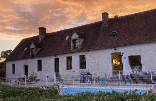 Saint-Mard-de-Reno Cottage | Maison de Vacances Familiale Avec Piscine au Coeur du Perche - 10 Personnes
