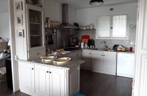 Camps-la-Source Villa | 'Maison De Vacances, Centre Var' with Mountain View, Wi-Fi and Air Conditioning
