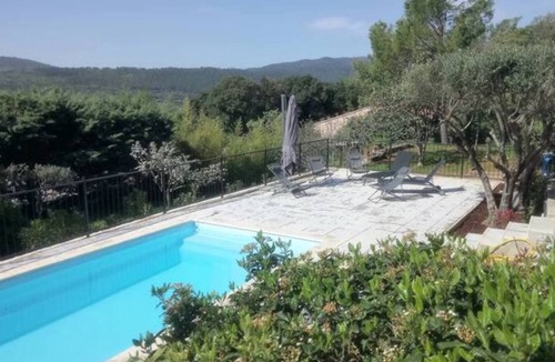 Camps-la-Source Villa | 'Maison De Vacances, Centre Var' with Mountain View, Wi-Fi and Air Conditioning