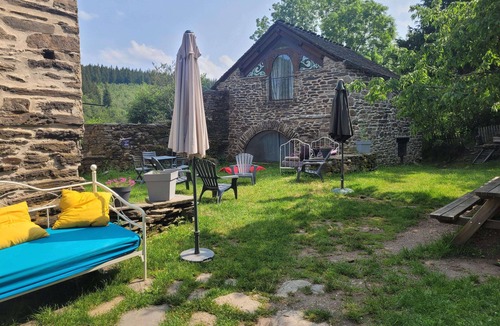 Le Bleymard Villa | Maison de Vacances Face au Mont Lozère au Milieu des Bois