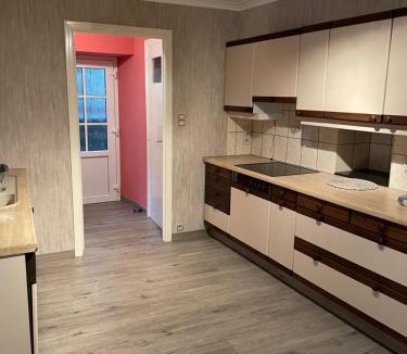Bouillon Apartment | Maison de vacances LA CACHETTE 3 Ch 2 3SdB Salon Wifi