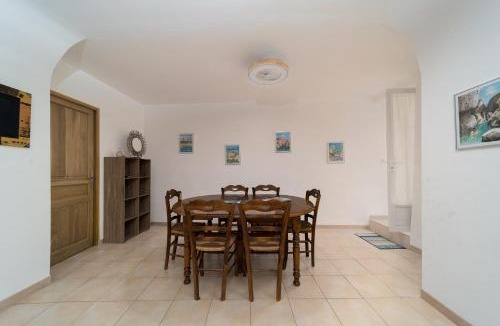 Baudinard-sur-Verdon House | Maison de village Les Amandiers - À 10 min du lac
