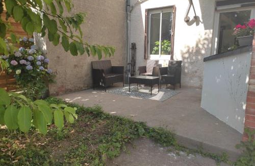 Le Mayet-de-Montagne House | Maison de village