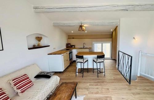 Montagnac-Montpezat Apartment | Maison de village avec terrasse