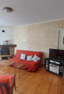Serverette Apartment | Maison de village Base-rando Margeride 16 à 18 personnes 1 Appart et 1 Duplex